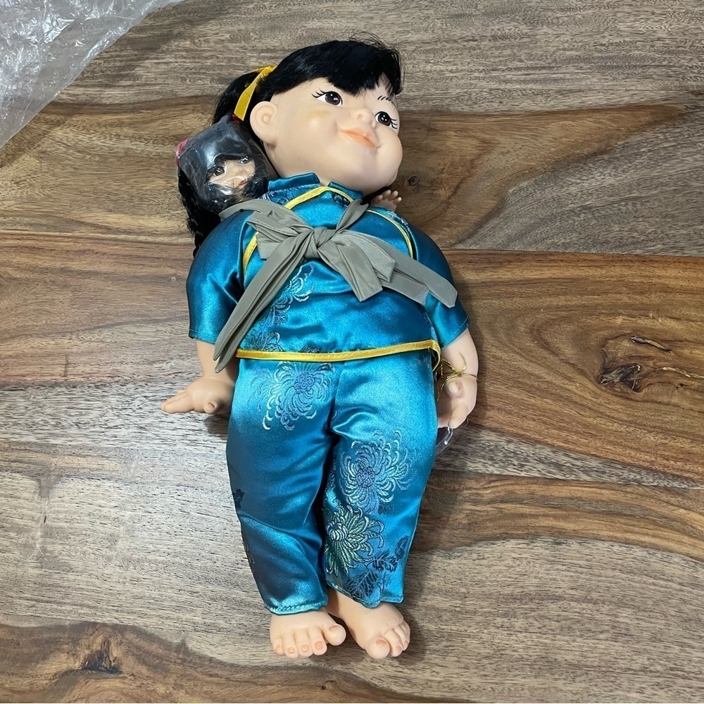 Vintage Hong Kong Passport Doll Mother & Daughter Chinese Ruby Blue‎ Gold